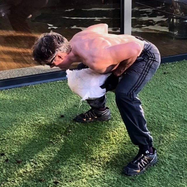 Isometric resistance training