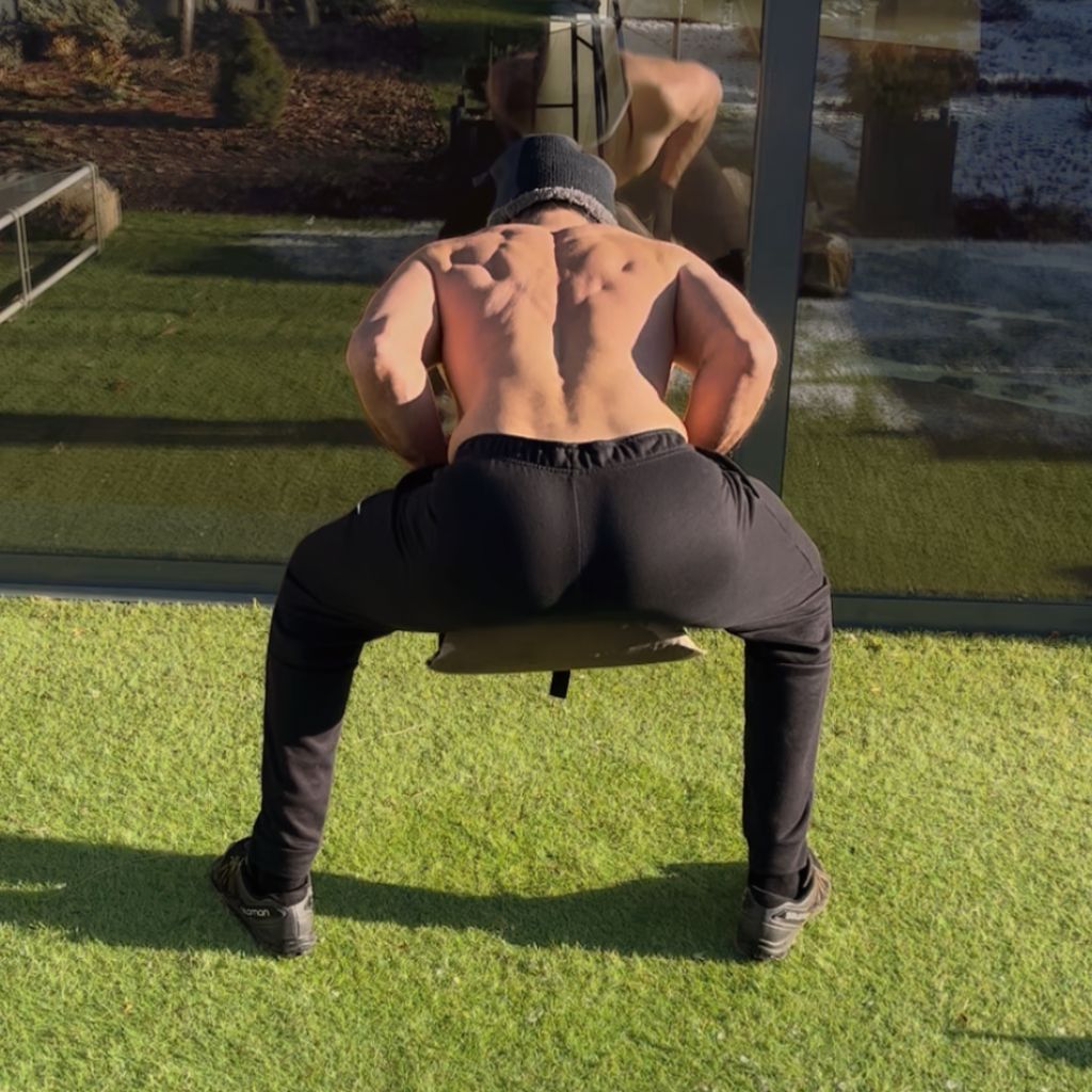 The strong back the Weekly 75 built for MiniWorkoutDad 